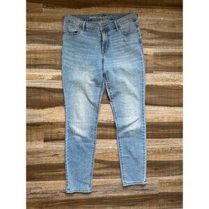 Old Navy Super Skinny mid-rise light wash jeans, size 10